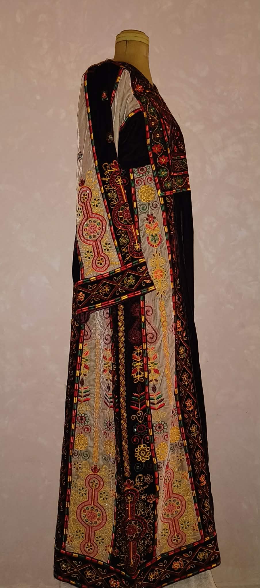 Elegant Brown Korean Velvet Queen with Artful Embroidery