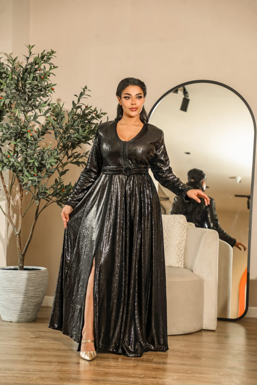 Luxury Moroccan Caftan with Sequins – Elegant & Modern
