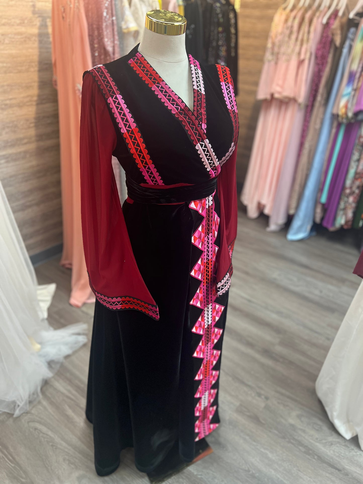 Luxury Embroidered Korean Velvet Thob with Chiffon Sleeves