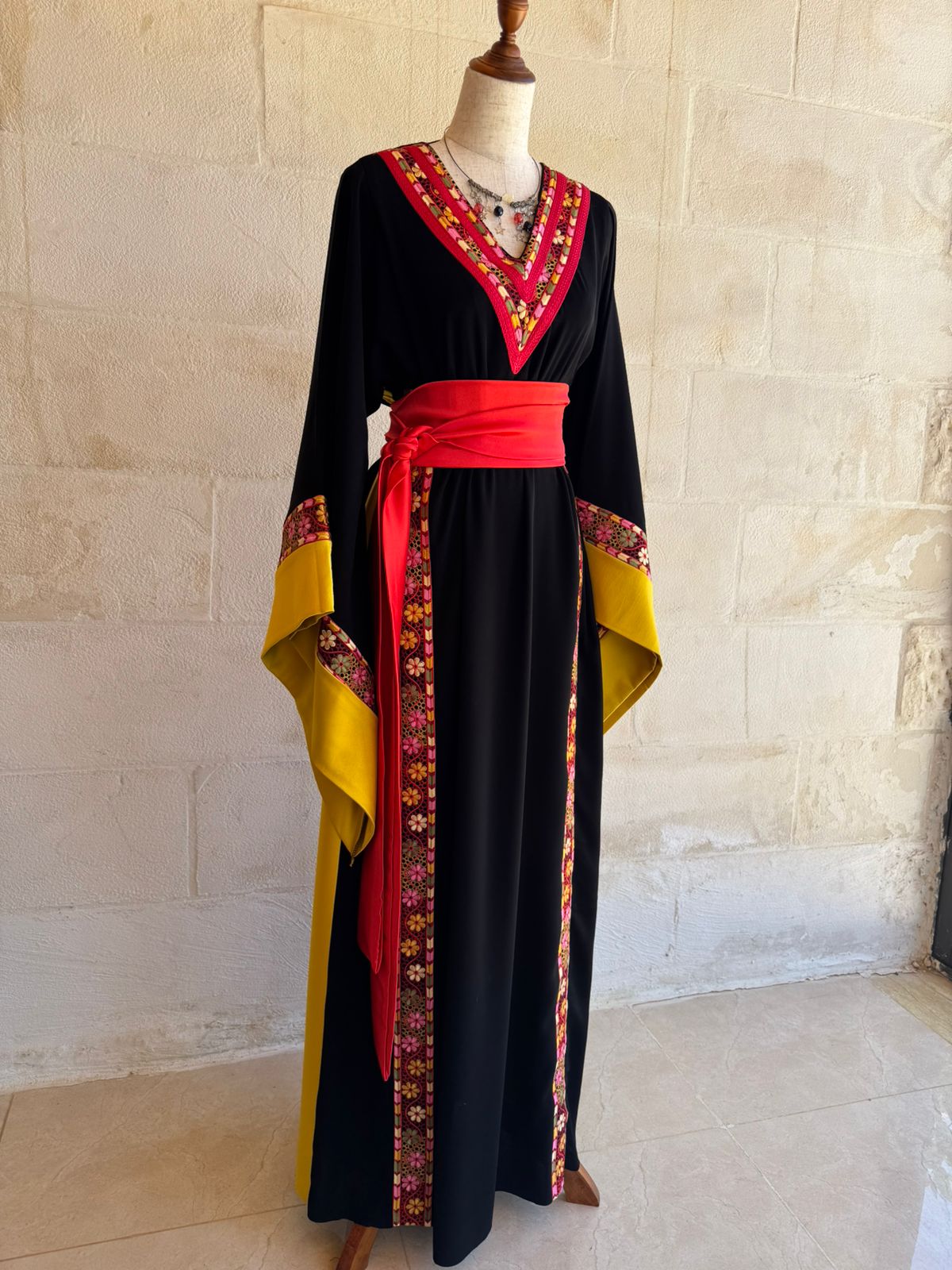 Jordanian Thob Manajel on Premium Fakhr Crepe with Tatriz & Satin (Customizable Colors)