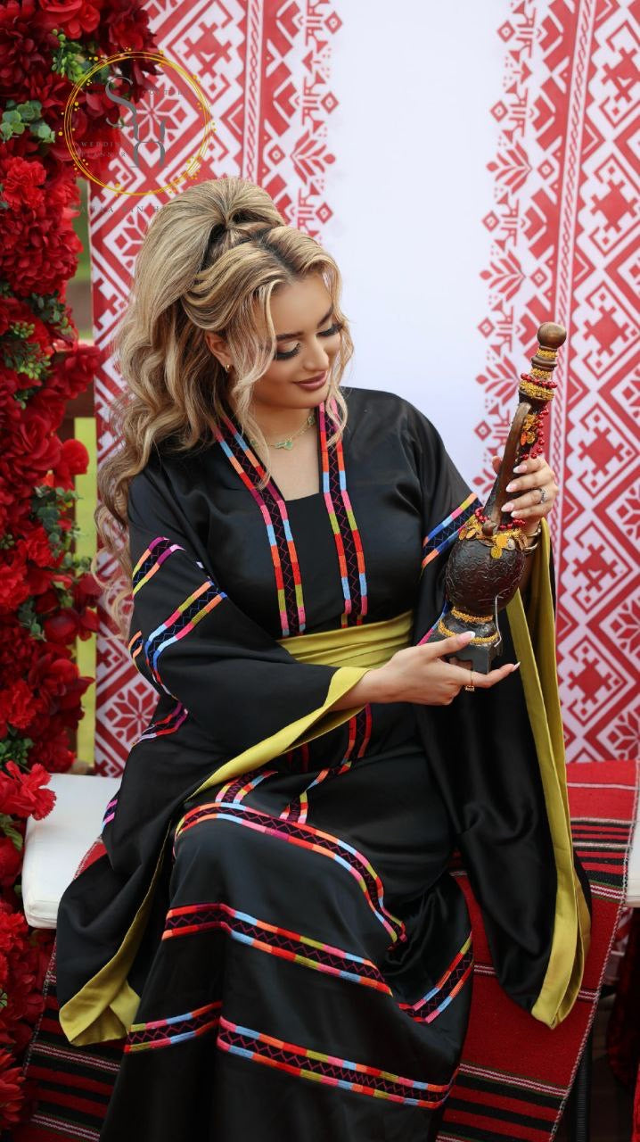 Jordanian Thobe with Wide Sleeves and Manajel Mix