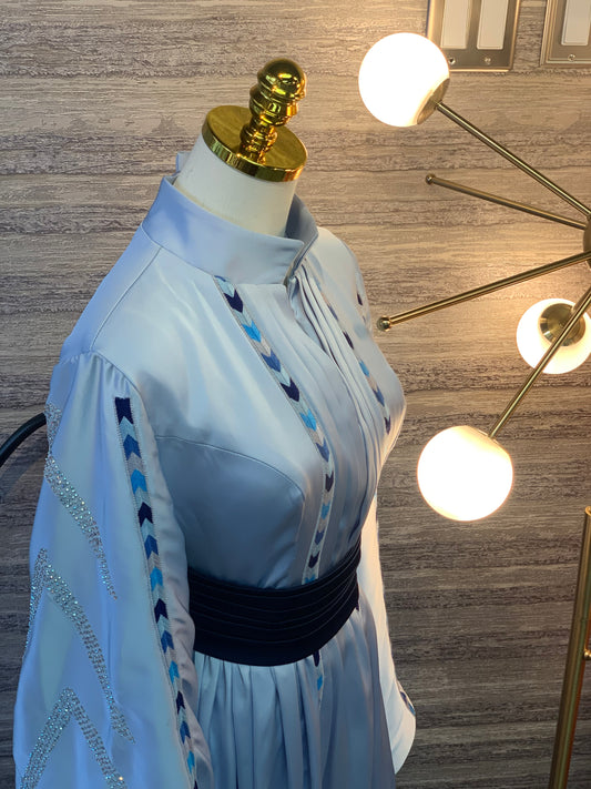 Queen Rania–Inspired Thobe with Handcrafted Manajel