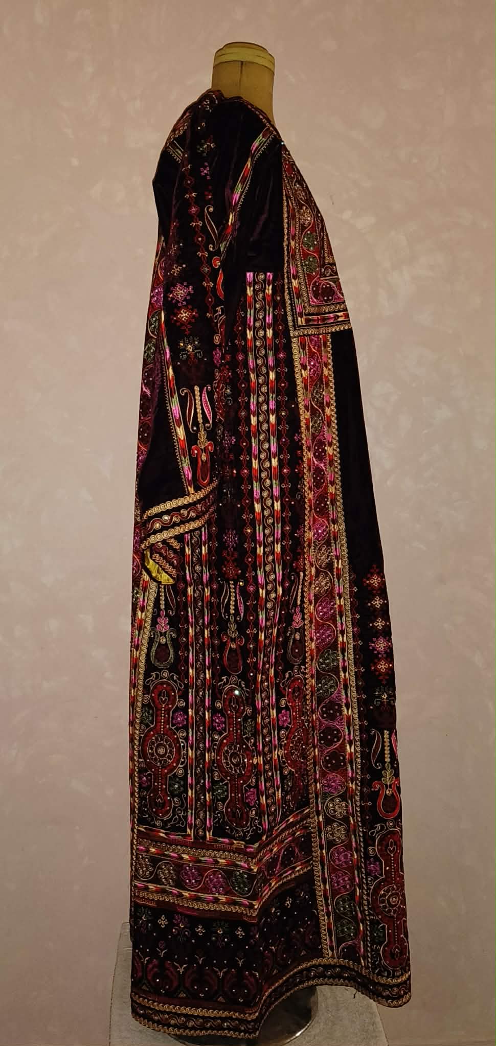 Elegant Queen in Burgundy & Korean Velvet with Fuchsia Embroidery